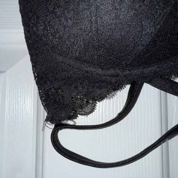 PINK Victoria's Secret Black Lace Criss Cross Detail Bra 34C - Picture 5 of 5